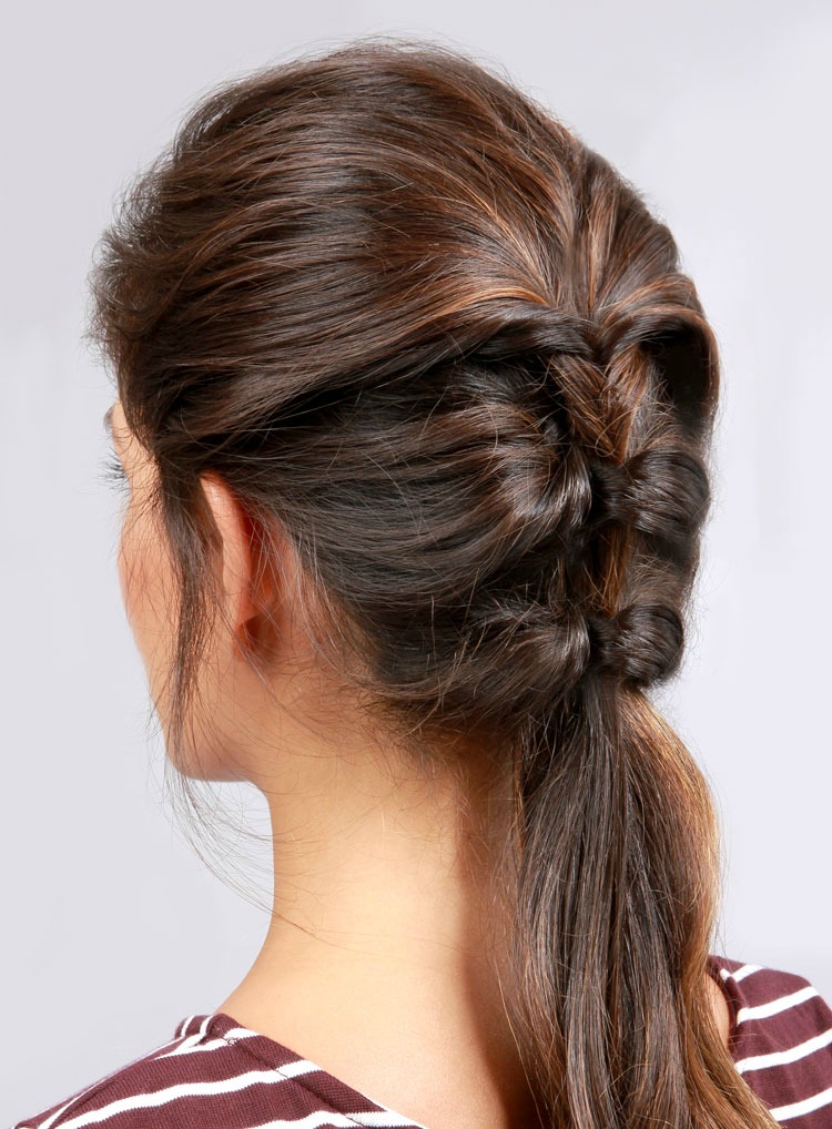 16 Easy Hairstyles For Hot Summer Days The Everygirl