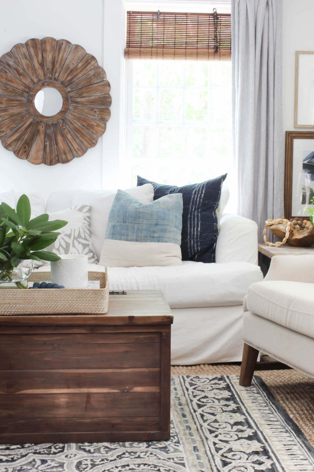 https://media.theeverygirl.com/wp-content/uploads/2019/01/The-Everygirl-Breanne-Doucette-Home-Tour-29.jpg