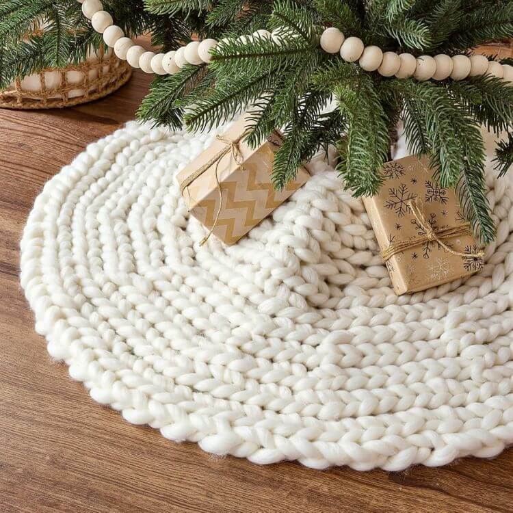 Chunky Knit Tree Skirt