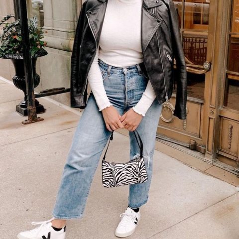 how to style mom jeans
