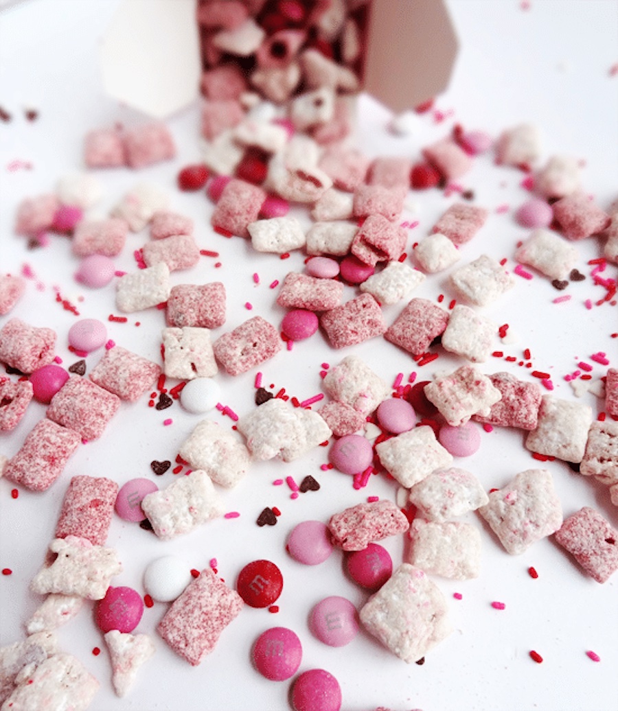 Valentine's Day puppy chow Valentine's Day puppy chow