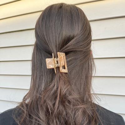 We Tried The Internet's Favorite Claw Clips—Here's How it Went