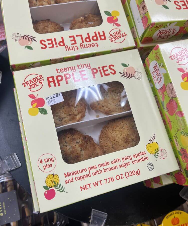 trader joe's thanksgiving items mini apple pies
