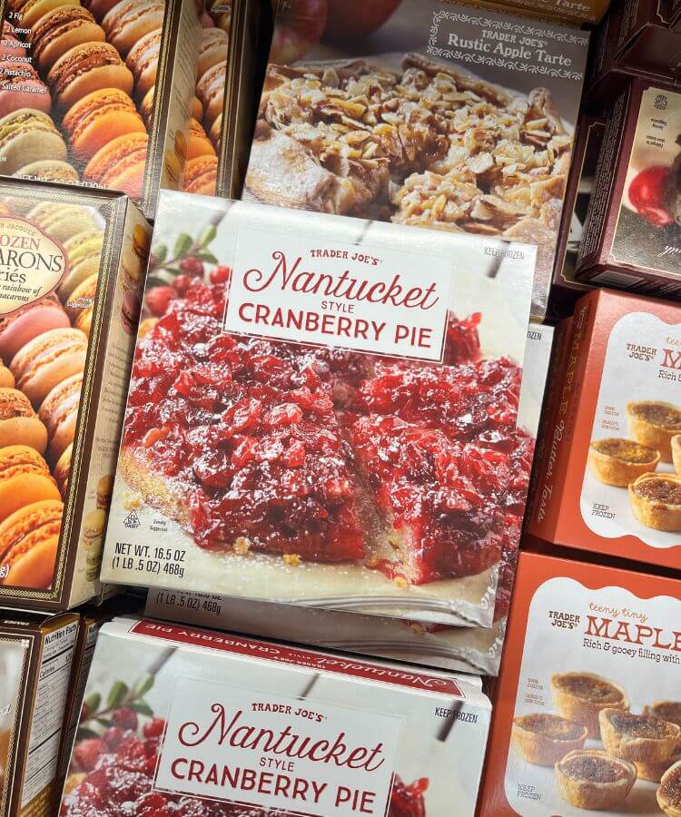 trader joe's thanksgiving items cranberry pie