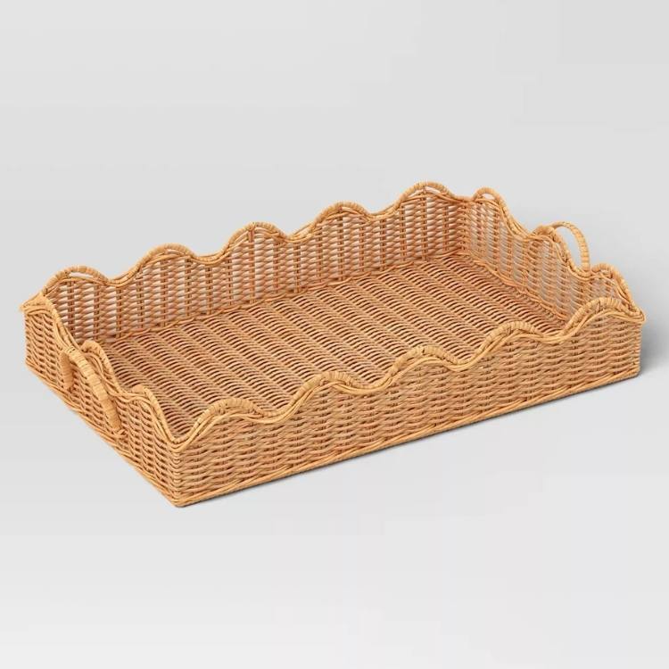 Scallop Wicker Tray