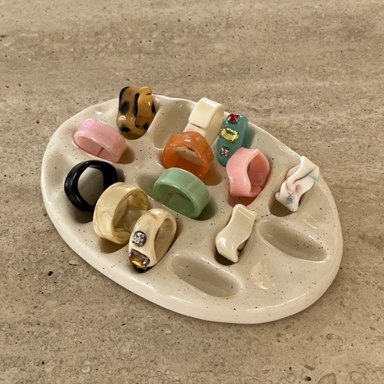 Ceramic Ring Holder