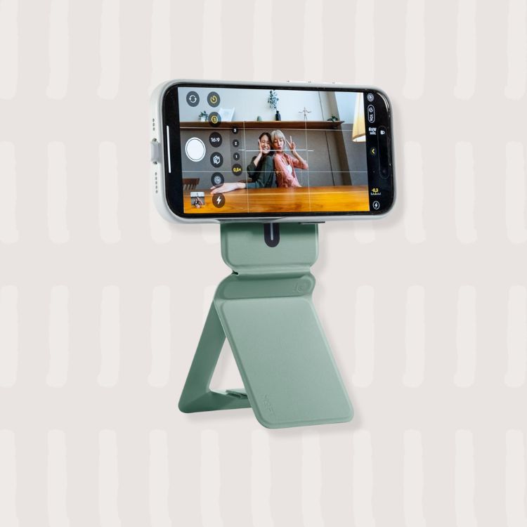 Magnetic Tripod