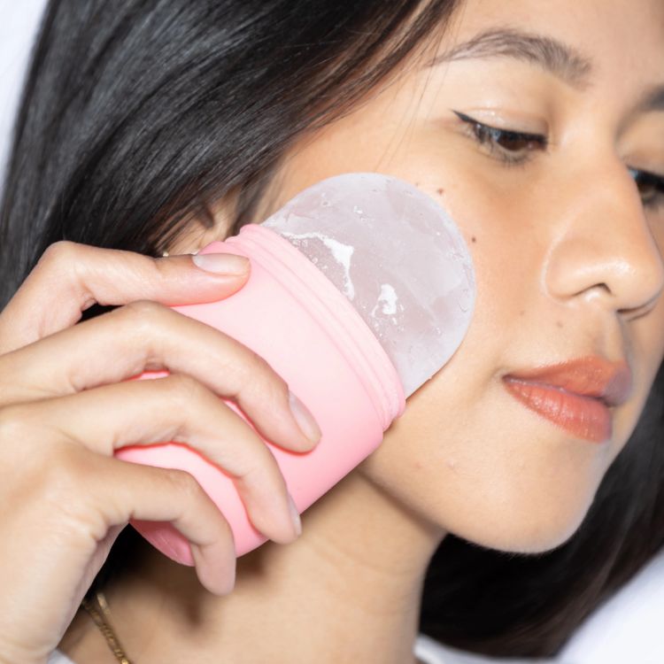 CryRoll Ice Facial