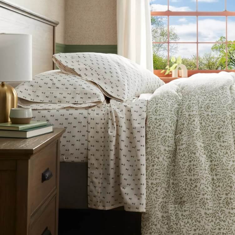 400 Thread Count Tulip Pattern Sheet Set
