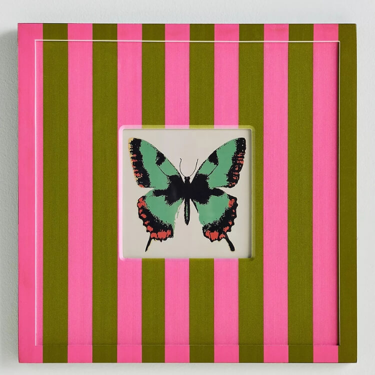 Pattern Drench Frame