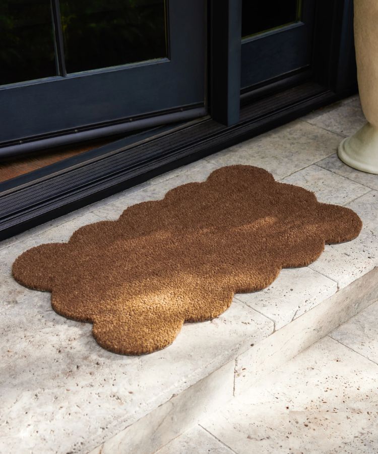 Scalloped Natural Fiber Doormat