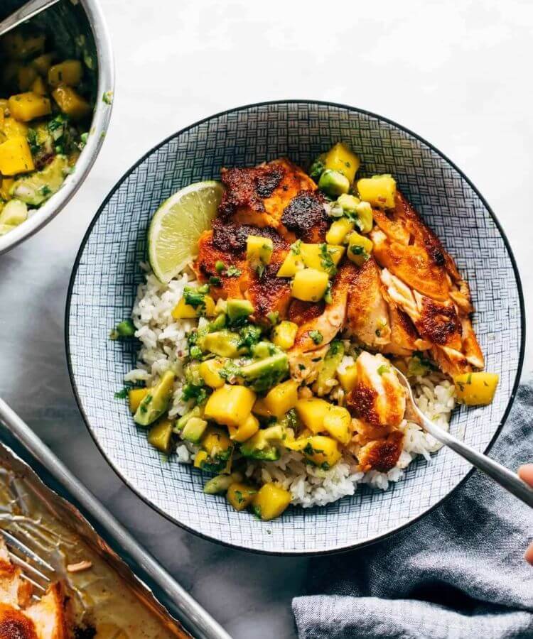 mango salmon bowls for healthy summer dinners