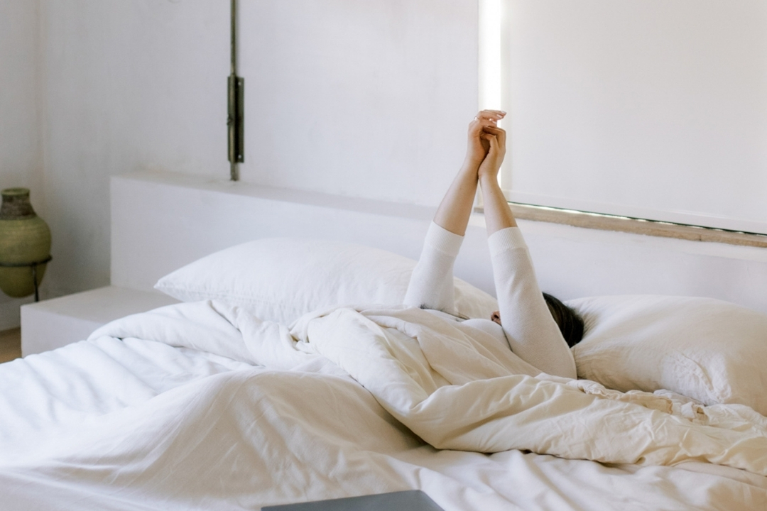 A New Study Debunks the “No Phone Before Bed” Rule—Screens Aren’t the Problem?