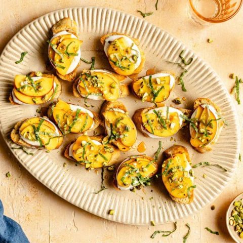 easy peach crostini appetizer recipe