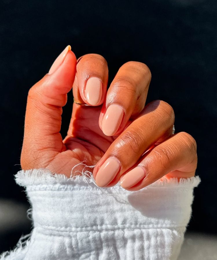 milky tan neutral fall nail ideas