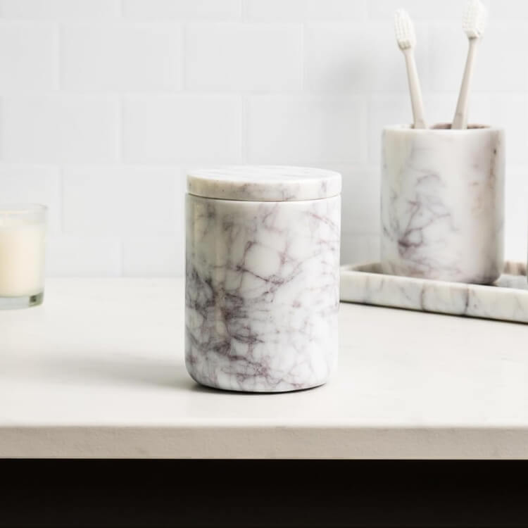 8 Bathroom Counter Decor Ideas That Can Transform Any Size Space