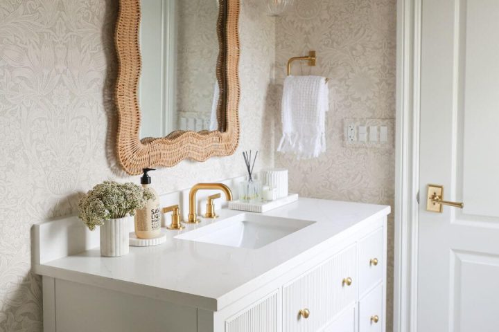 bathroom counter decor ideas