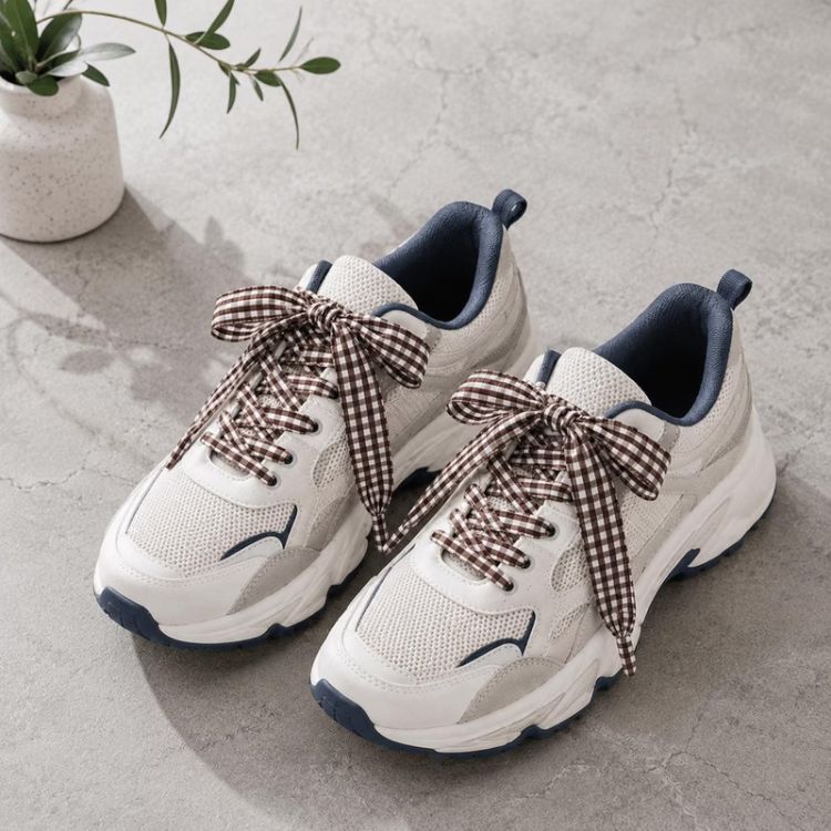 Gingham Laces