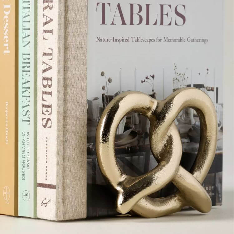 Twisted Pretzel Bookend