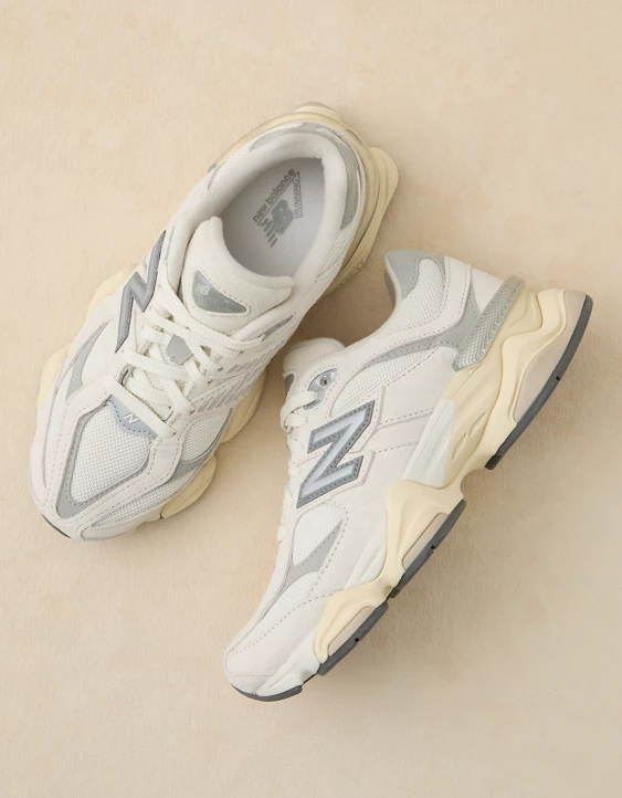 9060 Sneakers