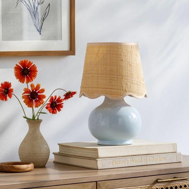 Scallop Shade Lamp