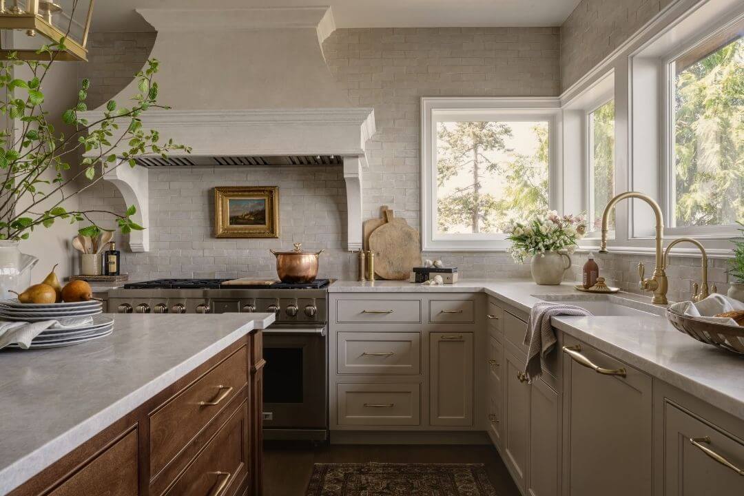 10 Things You Need for a Nancy Meyers Kitchen