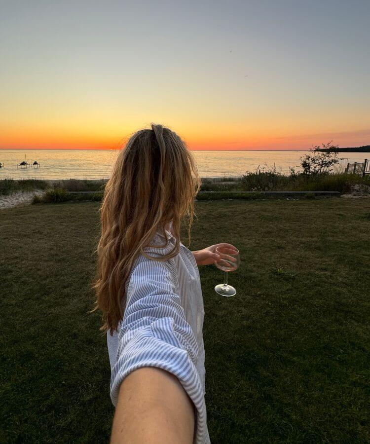 solo travel tips to feel more confident