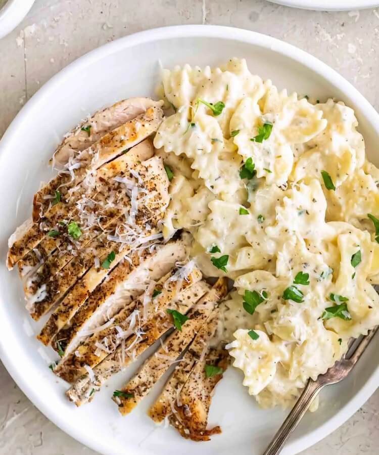 chicken alfredo with bowtie pasta