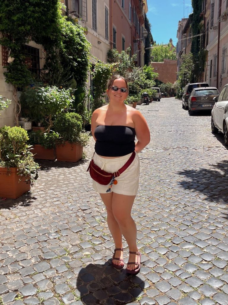 black top white shorts outfit