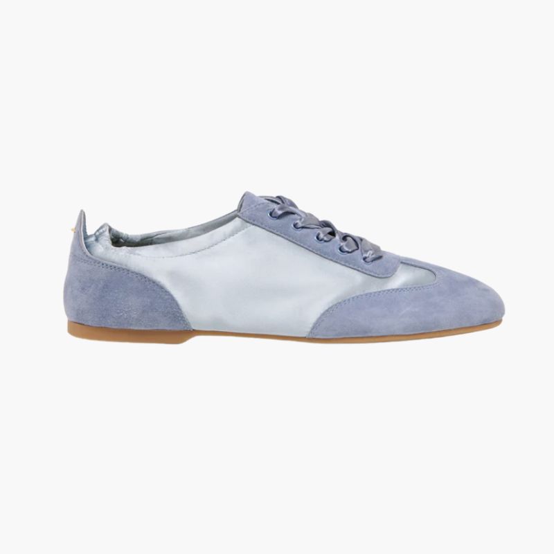 Itzy Sneakers