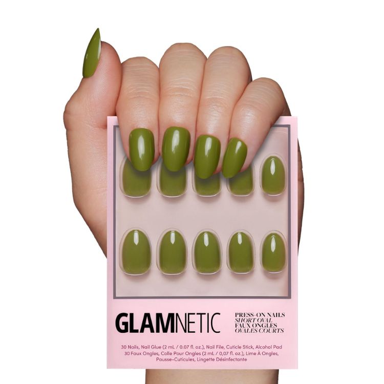 Press-On Nails in 'Moss Green'