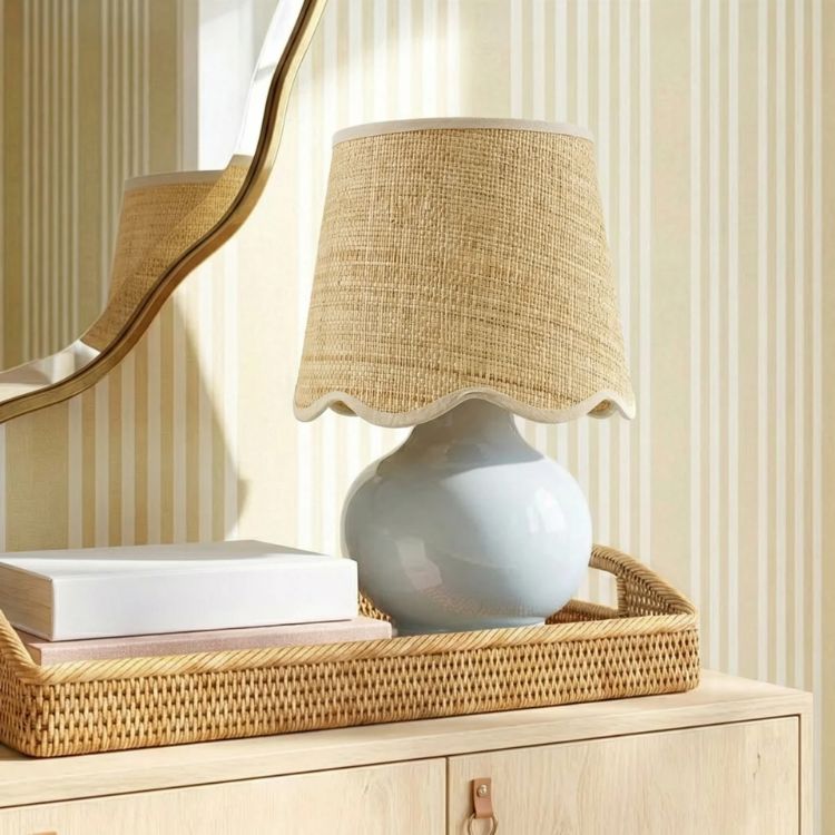 Scallop Shade Table Lamp