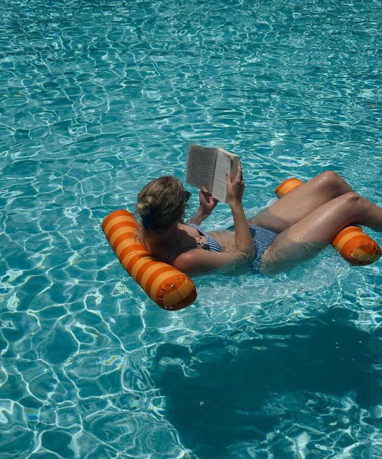 reading in pool