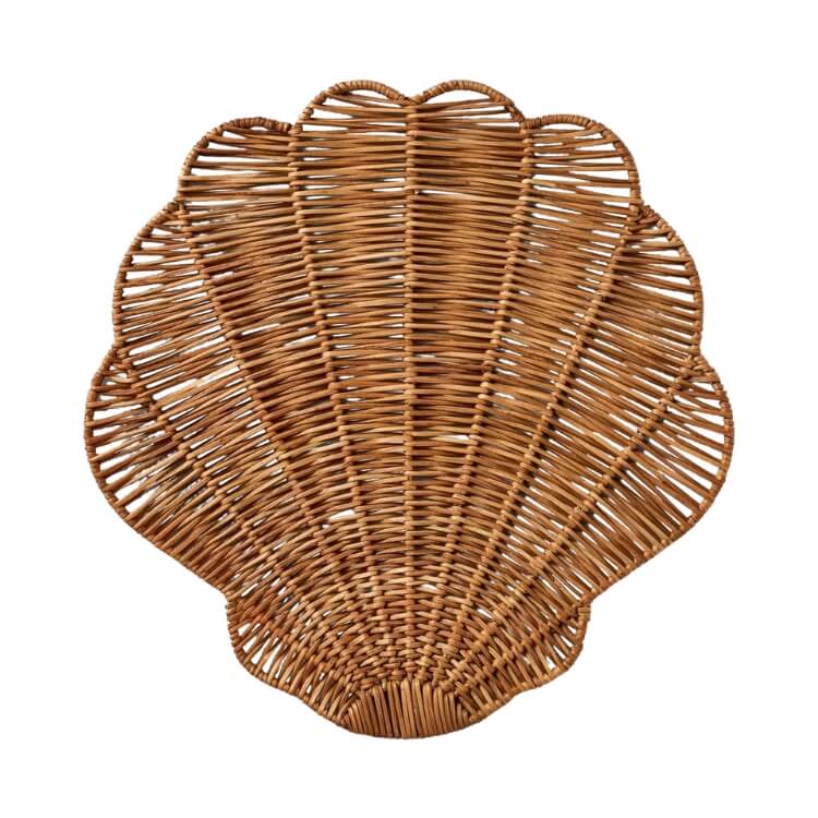 Woven Rattan Shell Charger