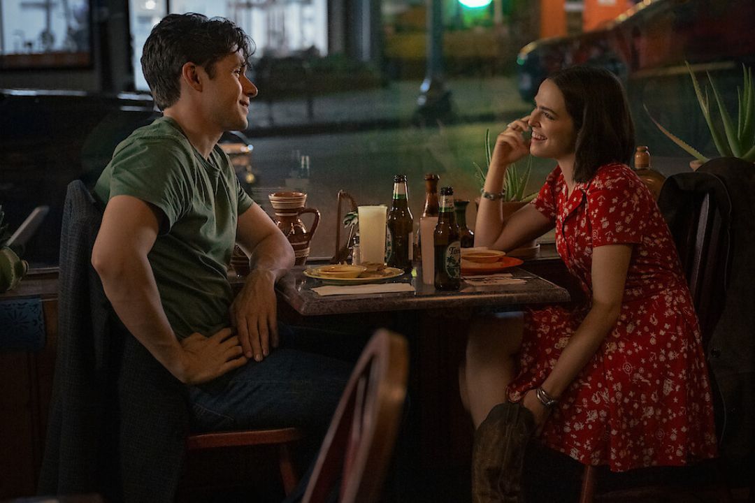 Review: ‘Voicemails for Isabelle’ Recaptures What Made Early 2000s Rom-Coms So Good
